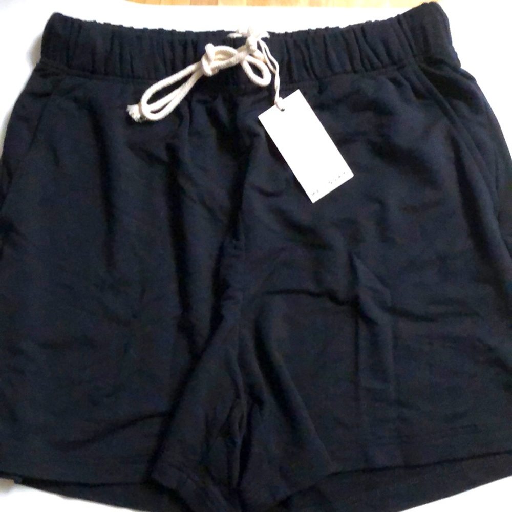 Melloday Brand new black soft  shorts 💖